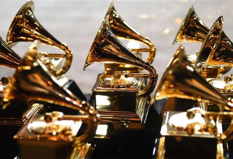 Los premios Grammy se entregan en cuatro categorías generales, más otros especializados según el género