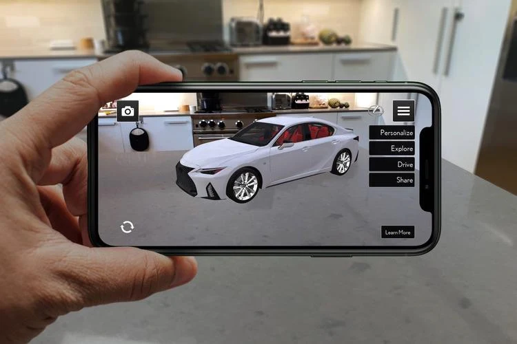 La aplicación Lexus AR Play permite a los usuarios tener una vista previa del vehículo de forma interactiva 