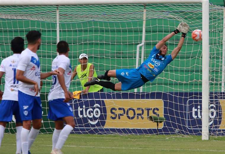 La temporada de competencia en el fútbol profesional boliviano podría darse desde agosto. Foto: internet