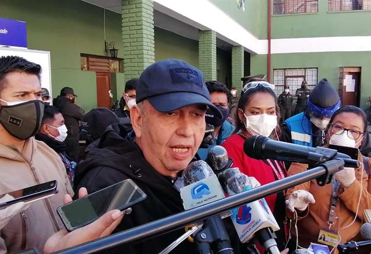 Ministro Murillo denuncia el “secuestro” de dos periodistas y atribuye el hecho a gente del MAS