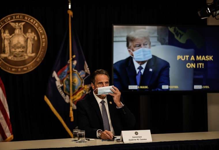 El gobernador de Nueva York, Mario Cuomo, expresó ayer su preocupación por el rebrote de la pandemia. Foto AFP