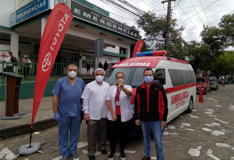 Toyosa también puso a disposición de Davosan una camioneta Toyota Hi Lux para trasladar a los pacientes