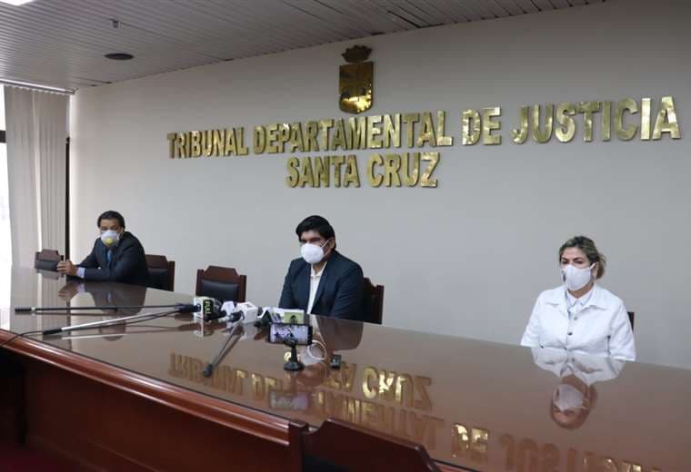 Presidente del Tribunal Departamental de Justicia, Efraín Cruz Limachi, en rueda de prensa