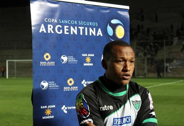 Gustavo Pinedo, delantero boliviano de 32 años. El 2015 jugó en San Juan de Argentina. Foto: internet