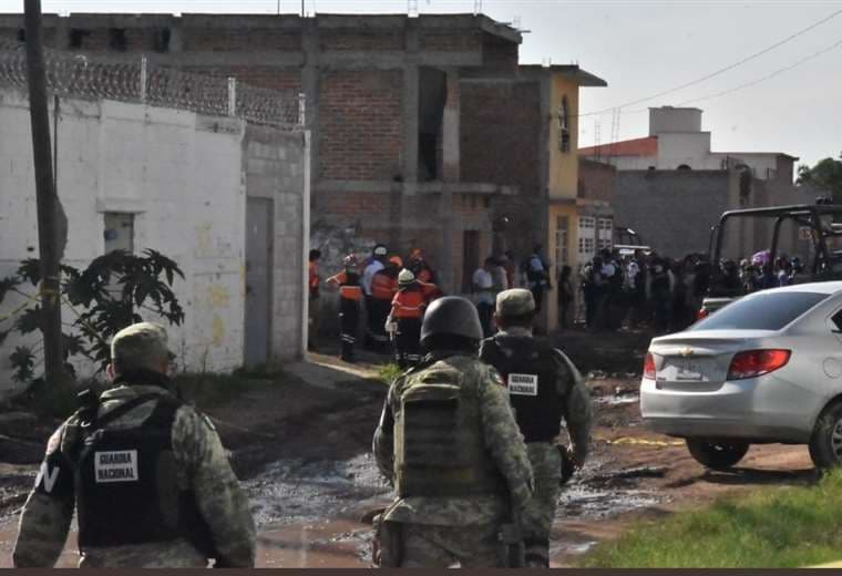 La policía llegando al lugar de la masacre. Foto Periódico Correo