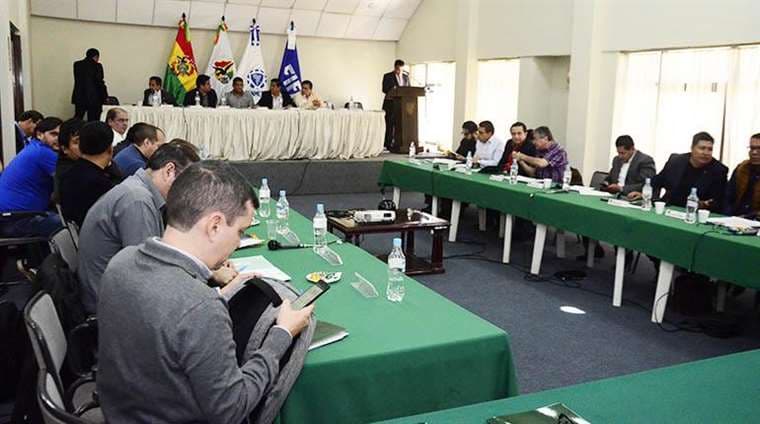 Una reunión de consejo superior de la División Profesional. Foto: internet