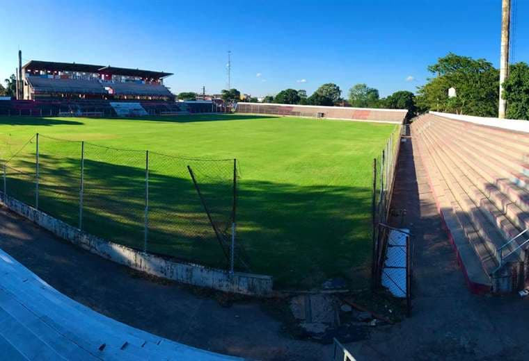 Así luce la cancha principal del estadio de Real Santa Cruz. Foto: Luis Arósquita