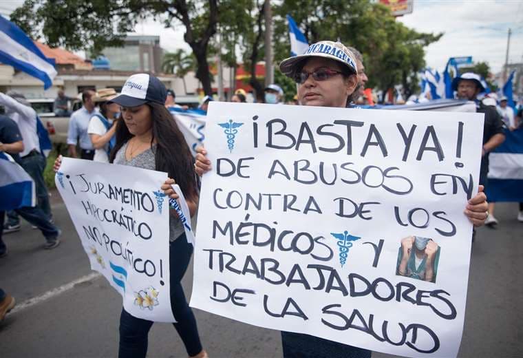 Médicos de Nicaragua protestan por el manejo de la pandemia