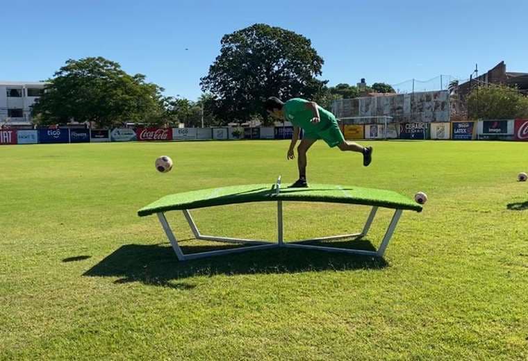 El TeqBall es un juego que se practica mucho en el fútbol brasileño. En Oriente ya hicieron ensayos. Foto: club Oriente Petrolero