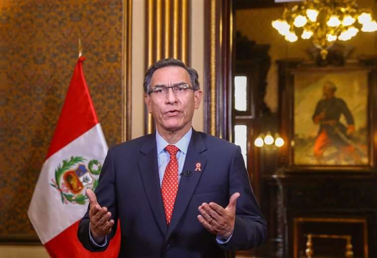 Presidente de Perú anuncia referéndum para eliminar inmunidad parlamentaria
