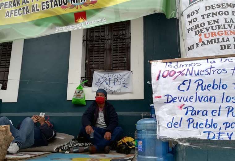Los huelguistas piden la devolución total de sus aportes /Foto: Ricardo Montero 