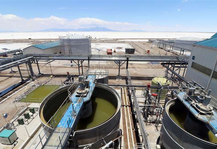 Bolivia tiene la mayor reserva mundial de litio en el salar de Uyuni 