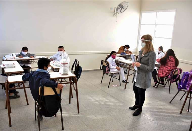 Estudiantes asisten a una clase en una escuela de la provincia de San Juan, Argentina. Foto AFP