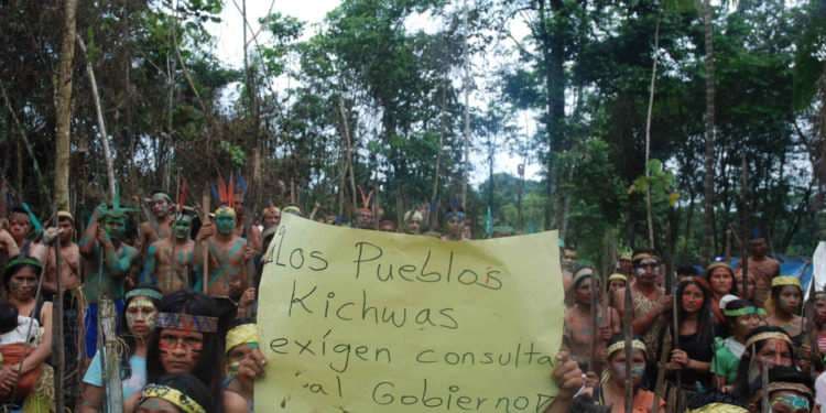 Perú: protesta deja indígenas muertos 