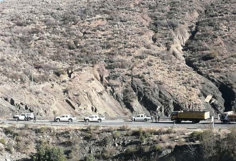 Vehículos varados cerca de Cuchu Ingenio de la carretera Tarija - Potosí/Foto: David Maygua