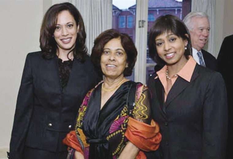 Shyamala Gopalan Harris, centro, con sus hijas Kamala (izq.) y Maya. Foto Internet