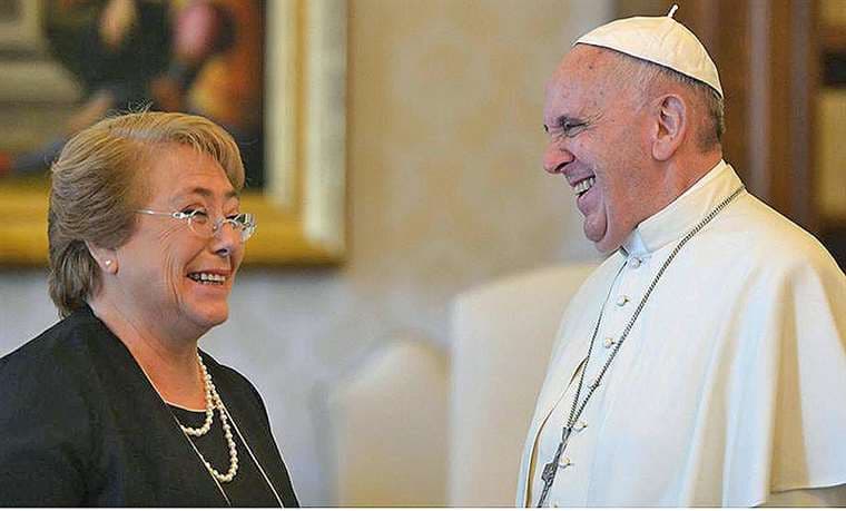 Bachelet fue recibida por Francisco en Roma. Foto Internet