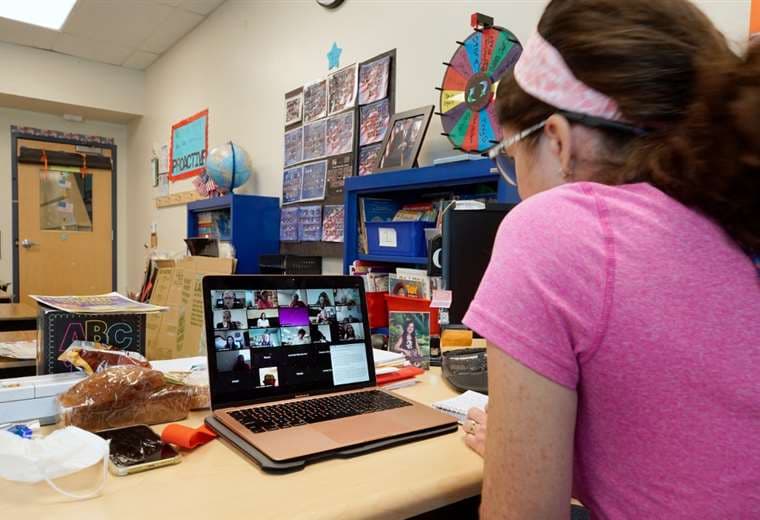 Las clases debieron realizarse a través de plataformas virtuales. Foto AFP 