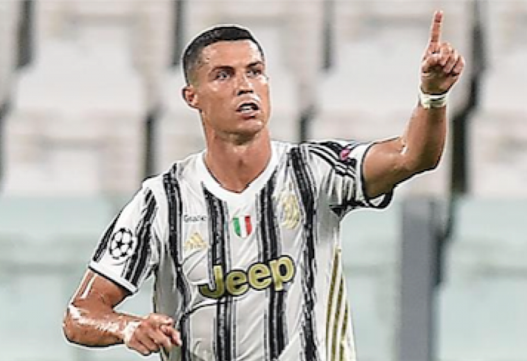Cristiano Ronaldo busca una salida de la Juve