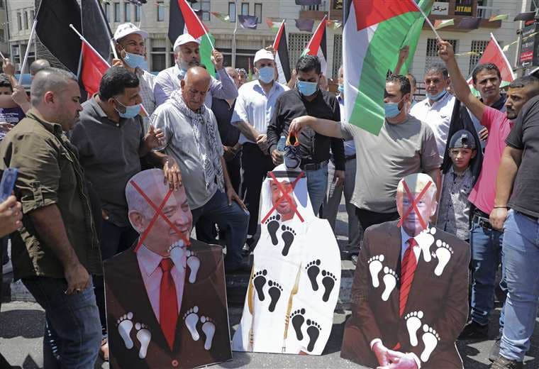 Palestinos protestan en la Franja de Gaza por el acuerdo entre Emiratos Árabes Unidos con Israel. Foto AFP