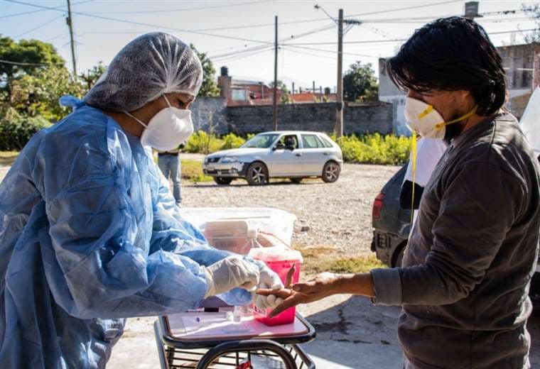En Jujuy faltan médicos intensivistas y material de protección. FOTO: AFP