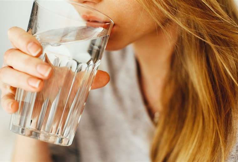 Beneficios de beber agua en ayunas. Foto: Internet