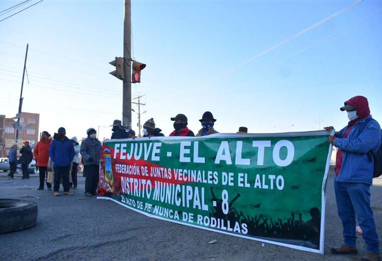 Bloqueo en la ciudad de El Alto. Foto APG Noticias 