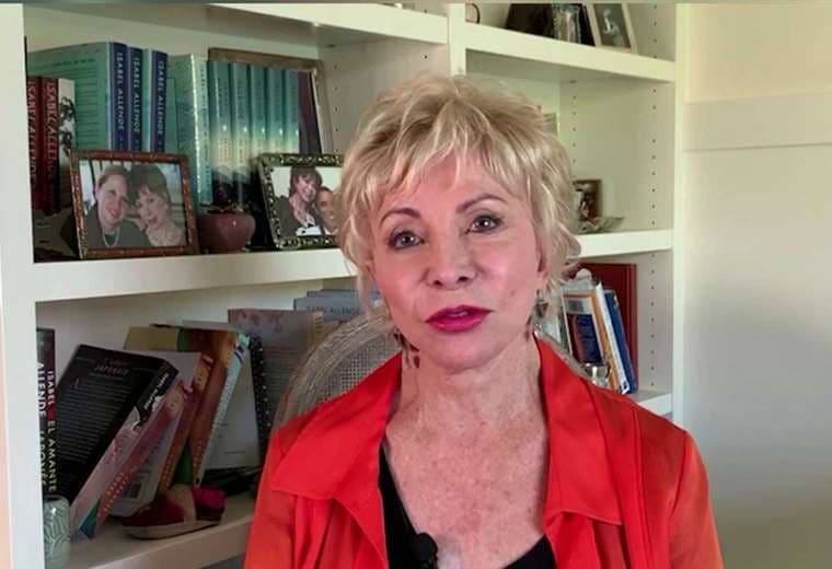 Isabel Allende participó desde su casa en California en la Feria Virtual del Libro