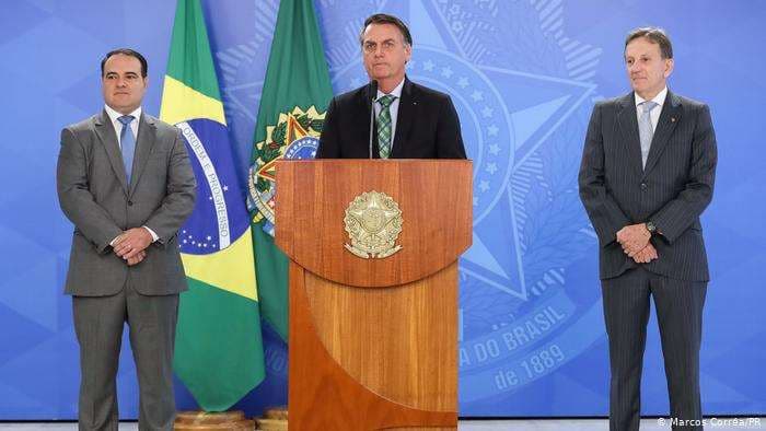 Un octavo ministro de Bolsonaro da positivo 