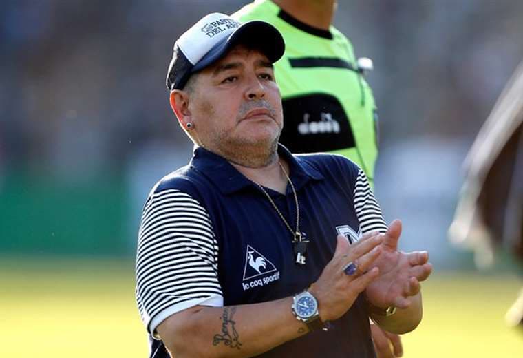 Diego Maradona, DT de Gimnasia y Esgrima La Plata. Foto: Internet
