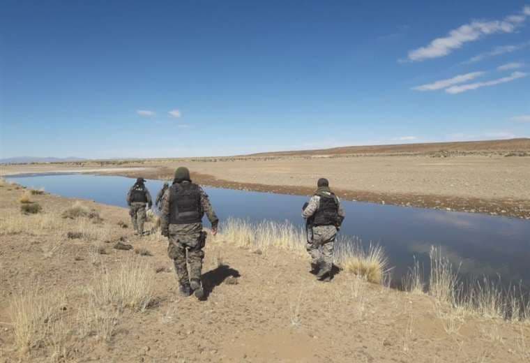 Grupos especiales patrullan frontera argentina