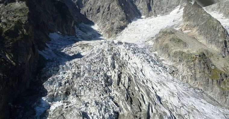 Un glaciar del norte de Italia amenaza con derretirse cerca de la localidad de Courmayeur