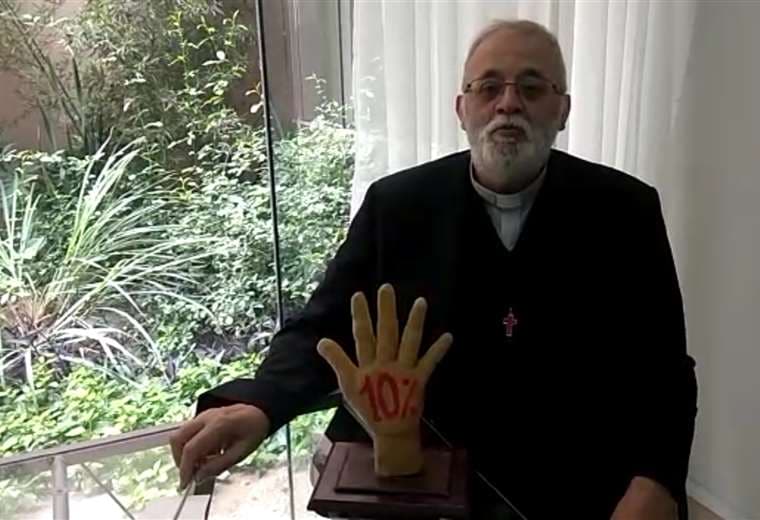 Padre Mateo celebra el anuncio de la presidenta