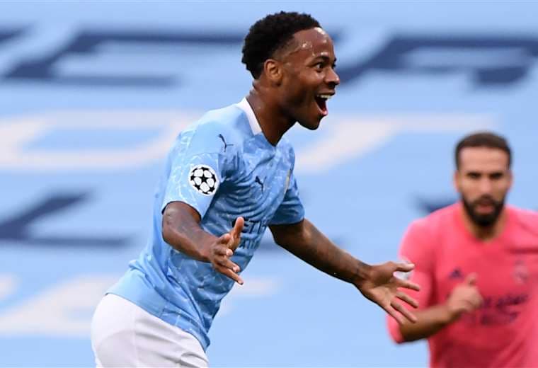 Celebra Sterling, del Manchester City, tras el gol de Gabriel Jesús. Foto: AFP