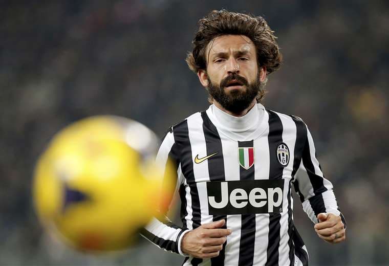 Pirlo jugó cuatro temporadas en la Juventus. Ahora le toca cumplir el rol de entrenador. Foto: AFP
