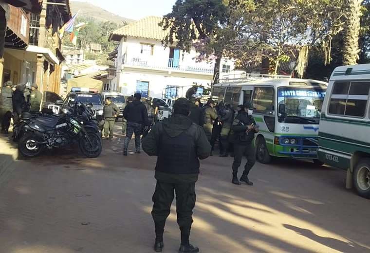 La Policía llegó a Samaipata. Foto: Reinaldo Seas