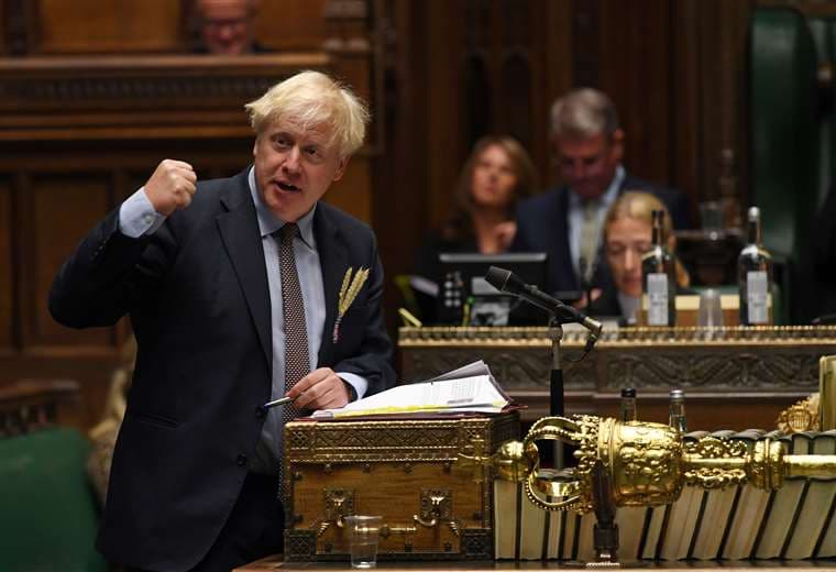 Johnson explica en la Cámara de los Comunes el proyecto del brexit. Foto AFP