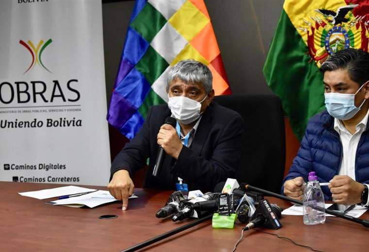 El ministro Iván Arias, junto al viceministro de Transporte Julio Linares.