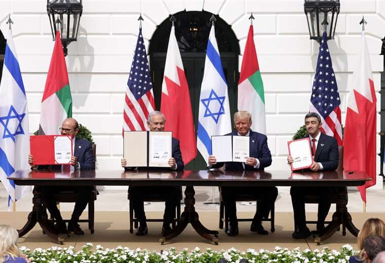 Representantes de Baréin, Israel, EEUU y Emiratos, en la Casa Blanca. Foto AFP