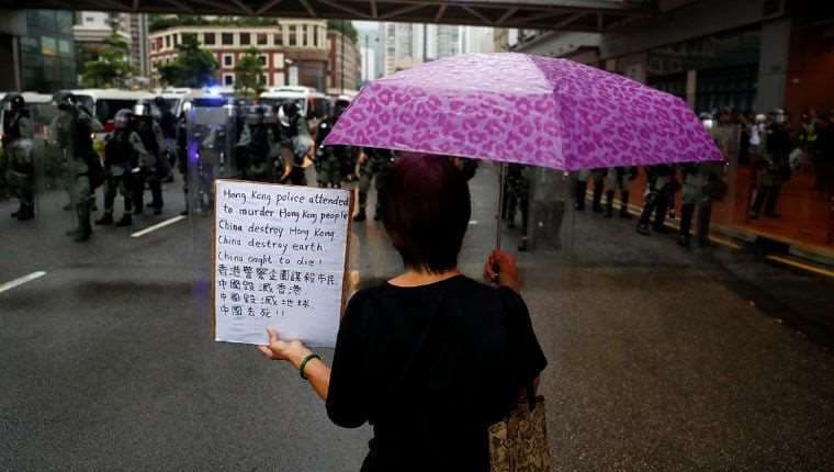 Activista denuncia acoso político en Hong Kong