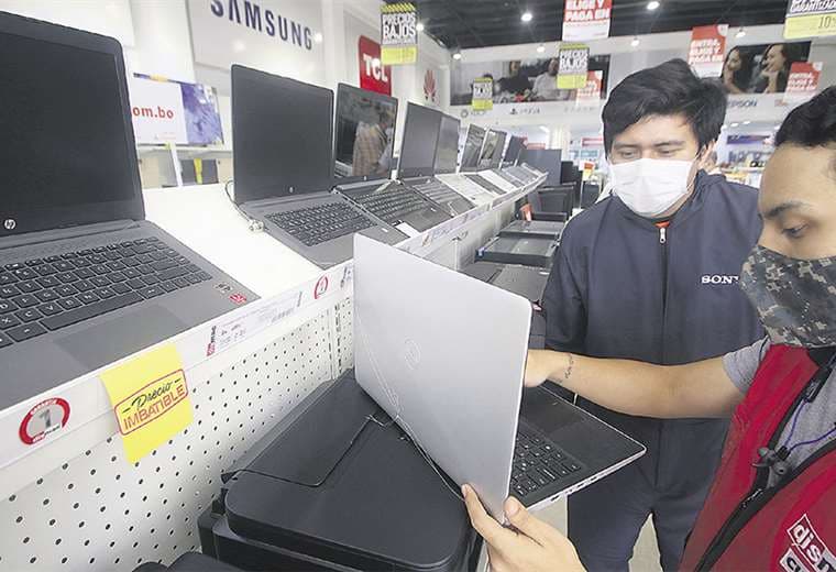 Baja la importación de computadoras y comercios compiten con precios