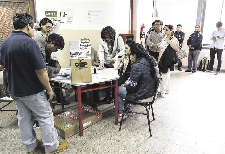 En las elecciones de 2019 votaron 341.001 bolivianos en 33 países. Foto: AFP