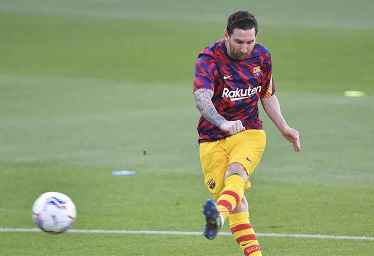 Messi lleva 16 años jugando en primera división. Debutó en el Barcelona.  Foto: AFP