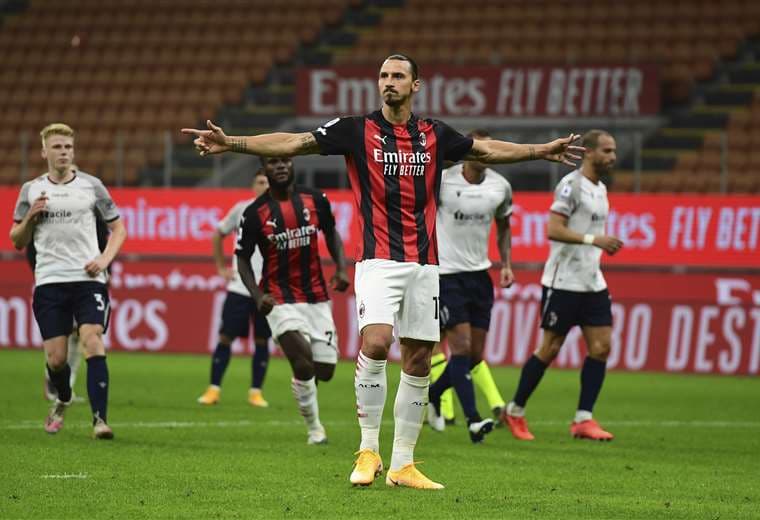El festejo de Ibrahimovic, que aportó con un gol al triunfo del Milan. Foto: AFP