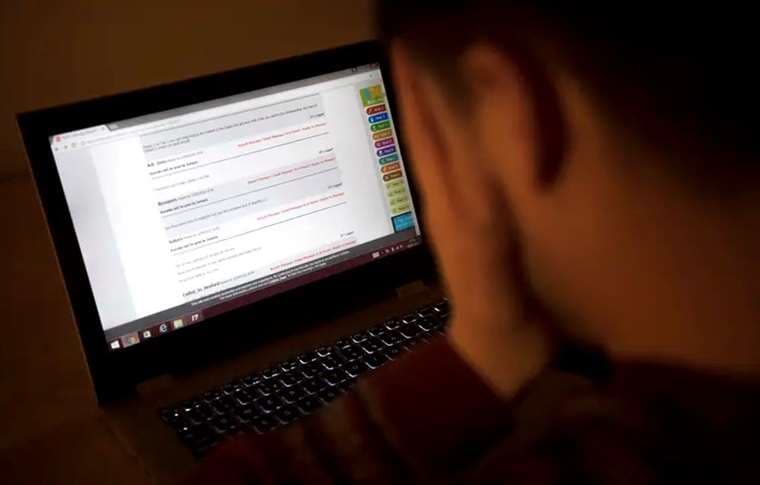 El ciberacoso, ciberbullying o acoso virtual. Foto La Tercera