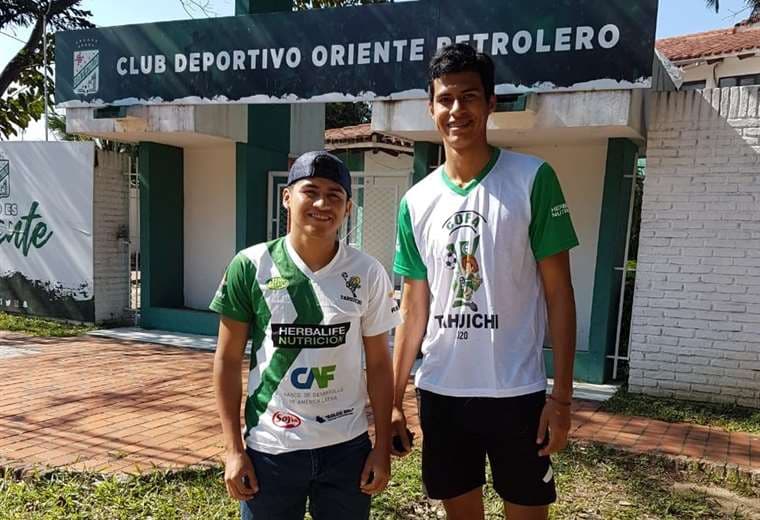 Alexis Pizarro y Sebastián Álvarez, jóvenes jugadores que entrenan en Oriente. 