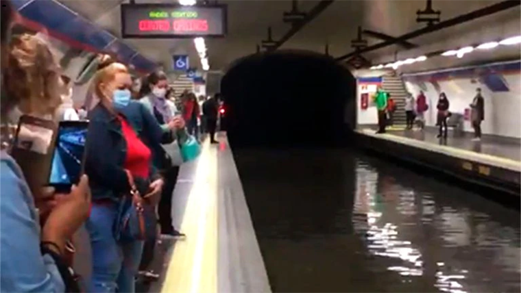 La lluvia alteró el servicio de Metro en el centro de la ciudad 