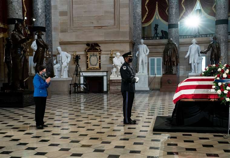 Los restos de la jueza en el Salón de las Estatuas del Capitolio. Foto AFP