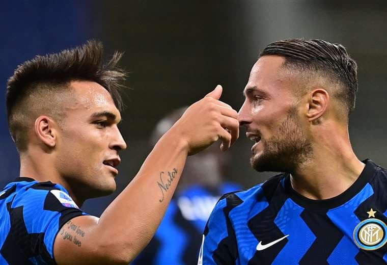 El festejo de Lautaro Martínez y Danilo D' Ambrosio, jugadores del Inter. Foto: AFP