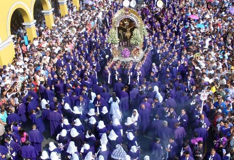 La multitudinaria procesión del Señor de los Milagros será virtual este año